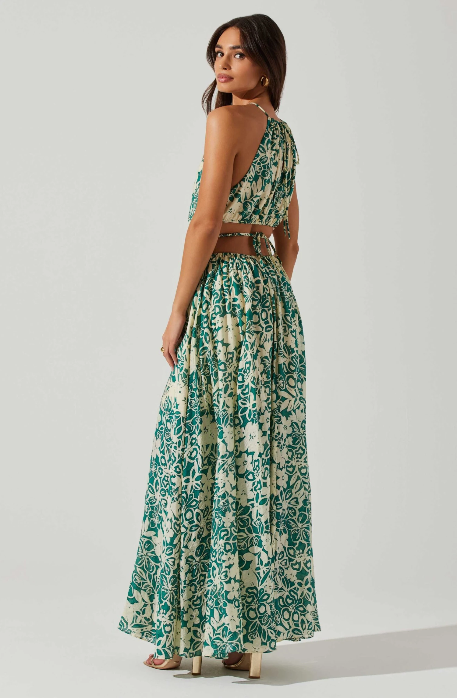 Sivana Halter Neck Floral Maxi Dress 4 Sivana Halter Neck Floral Maxi Dress - Image 4