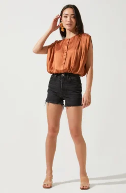 Naoko Pleated Sleeveless Top -Larana Style Shop ACT16679 CIDER 1 scaled