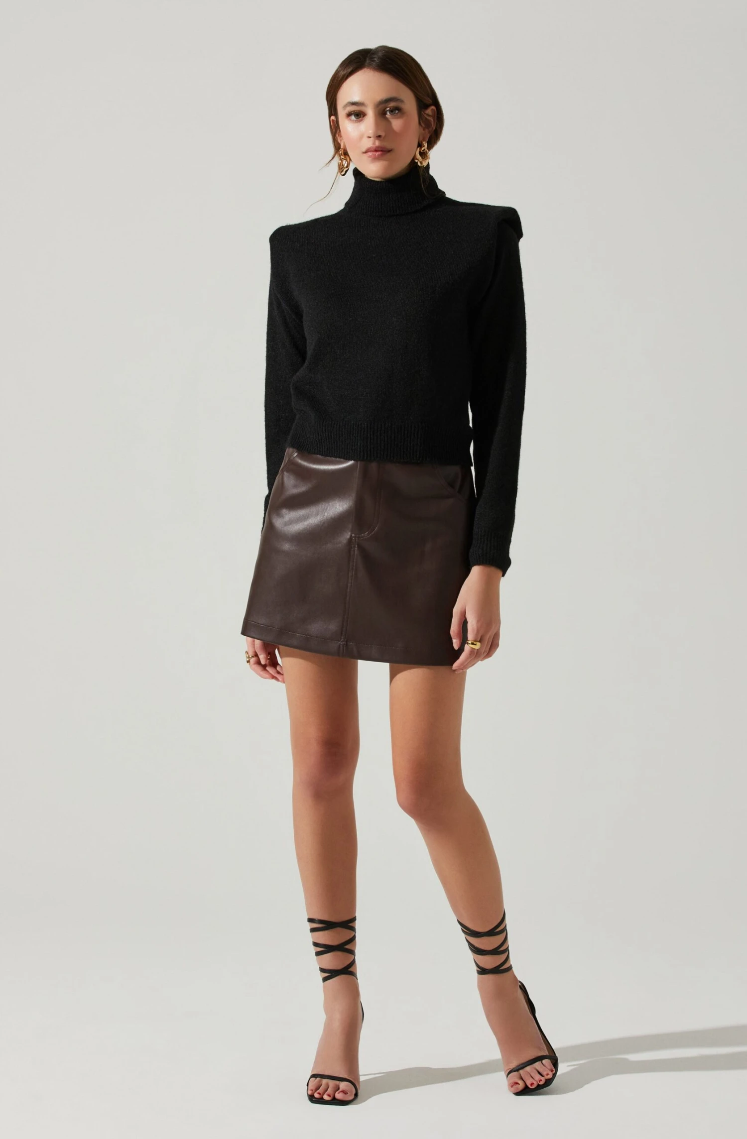 Daleyza Padded Shoulder Turtleneck Sweater 2 Daleyza Padded Shoulder Turtleneck Sweater - Image 2