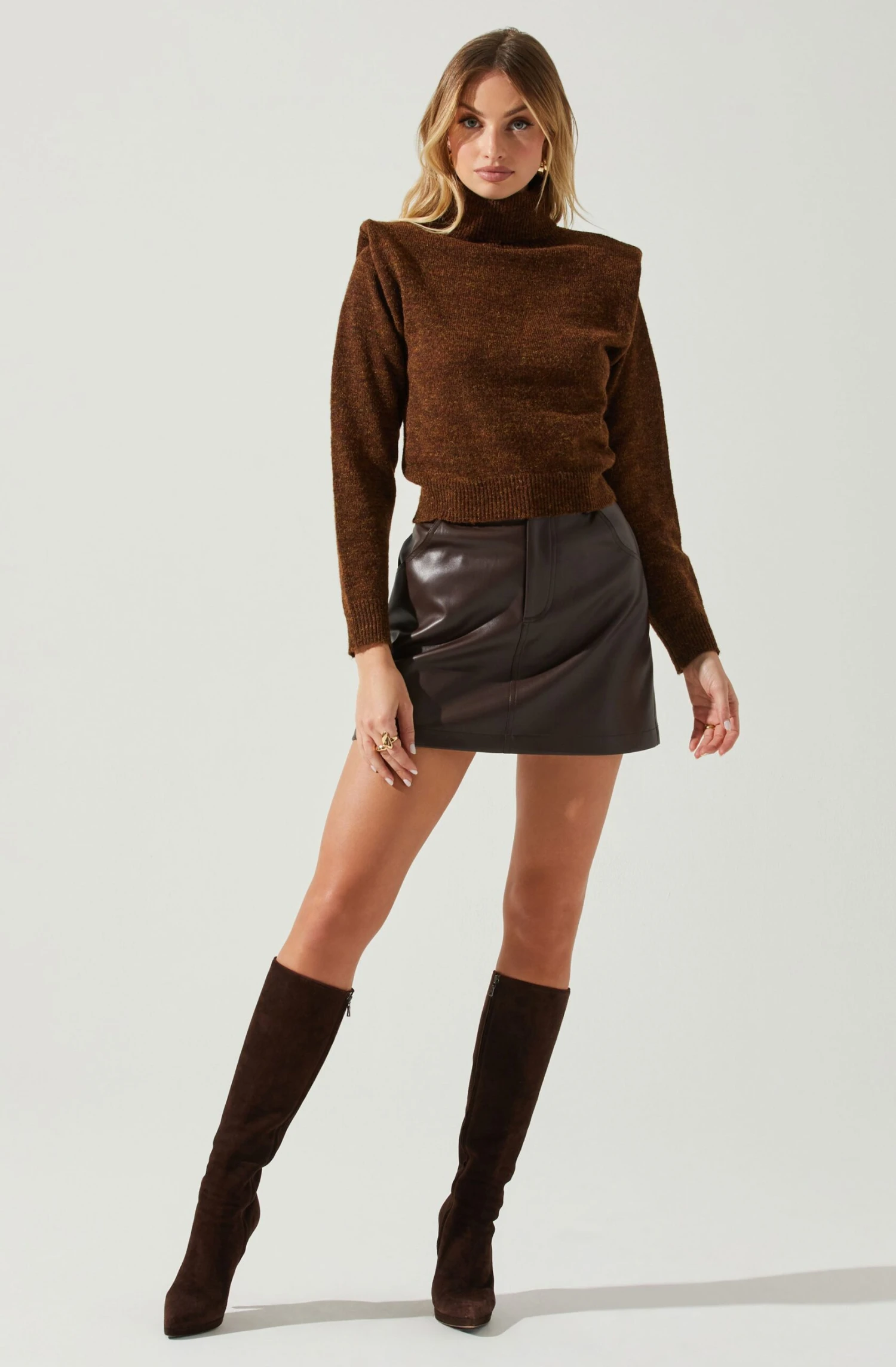 Daleyza Padded Shoulder Turtleneck Sweater 8 Daleyza Padded Shoulder Turtleneck Sweater - Image 8