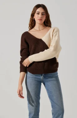 Two Toned Twist Back Sweater 11 Two Toned Twist Back Sweater -Larana Style Shop ALT16617 FCI BROWNCONTRAST 3 scaled