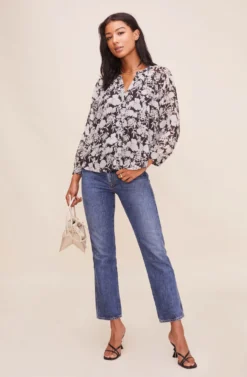 Bermuda Top -Larana Style Shop AT16262 BLACKCREAMFLORAL 2 scaled