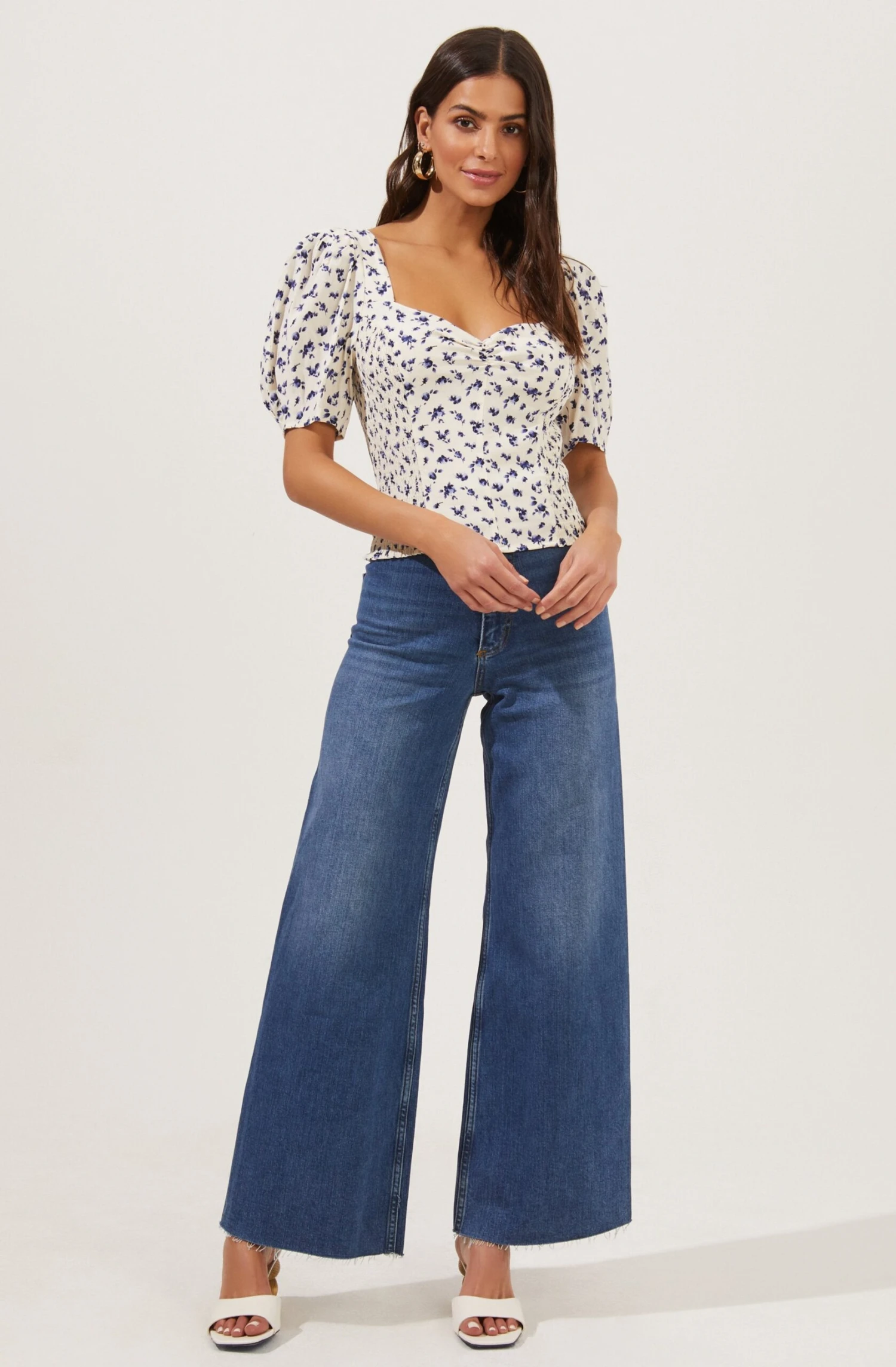 Short Sleeve Sweetheart Neck Top 4 Short Sleeve Sweetheart Neck Top - Image 4